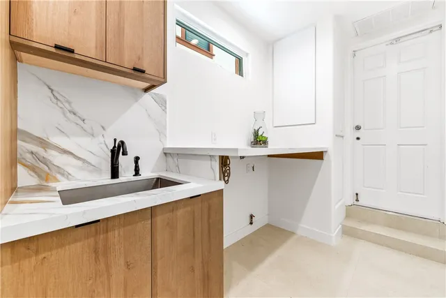 $7,950,000 | 541 4th Street, Manhattan Beach, CA 90266