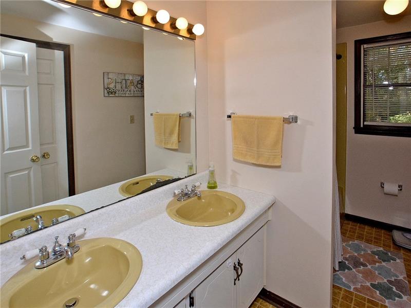 114 Forest Hills Road Pittsburgh, PA 15221 - Photo 20 of 25 Gallery Image 20