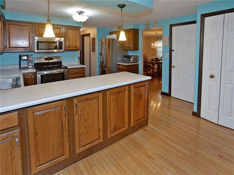 114 Forest Hills Road Pittsburgh, PA 15221 - Photo 4 of 25 Gallery Image 4