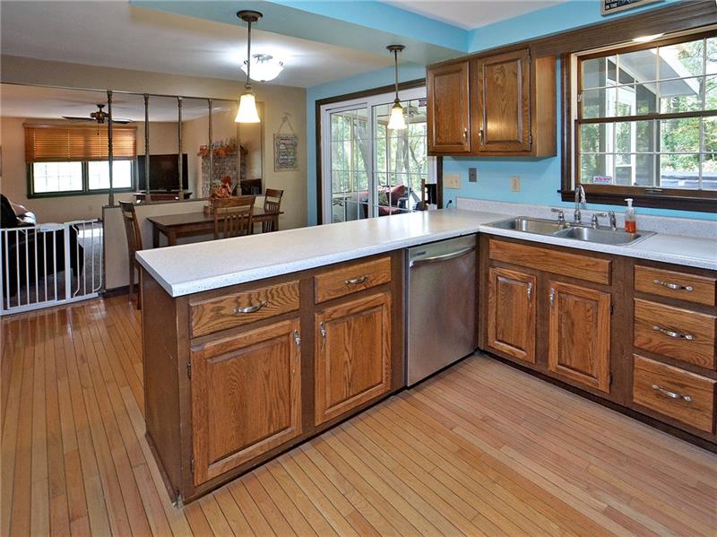 114 Forest Hills Road Pittsburgh, PA 15221 - Photo 6 of 25 Gallery Image 6