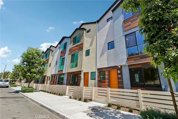 $799,880 | 5876 Linden Avenue, Unit 7, Long Beach, CA 90805