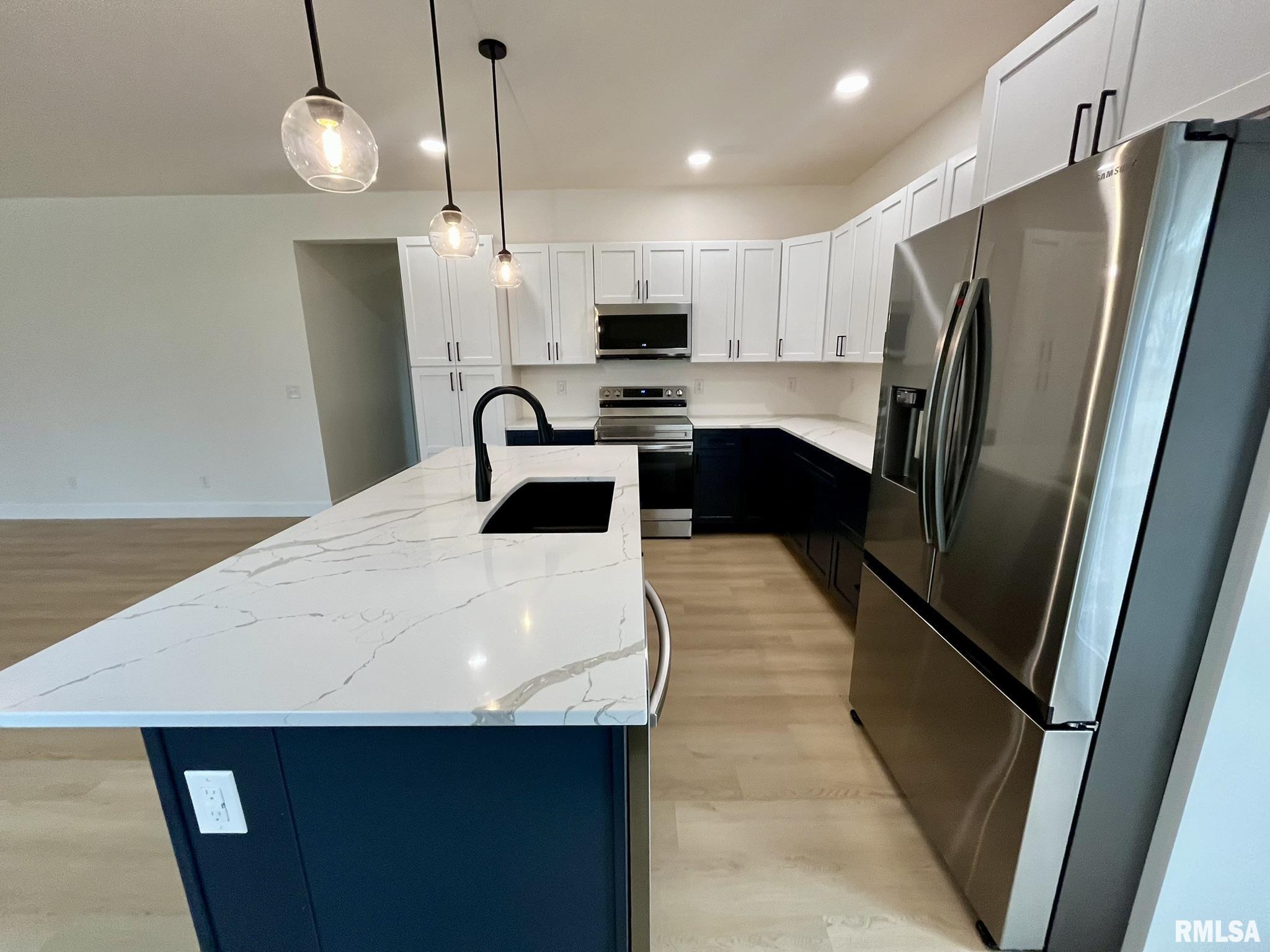 211 West Prairie Street Camp Point, IL 62320 - Photo 5 of 29