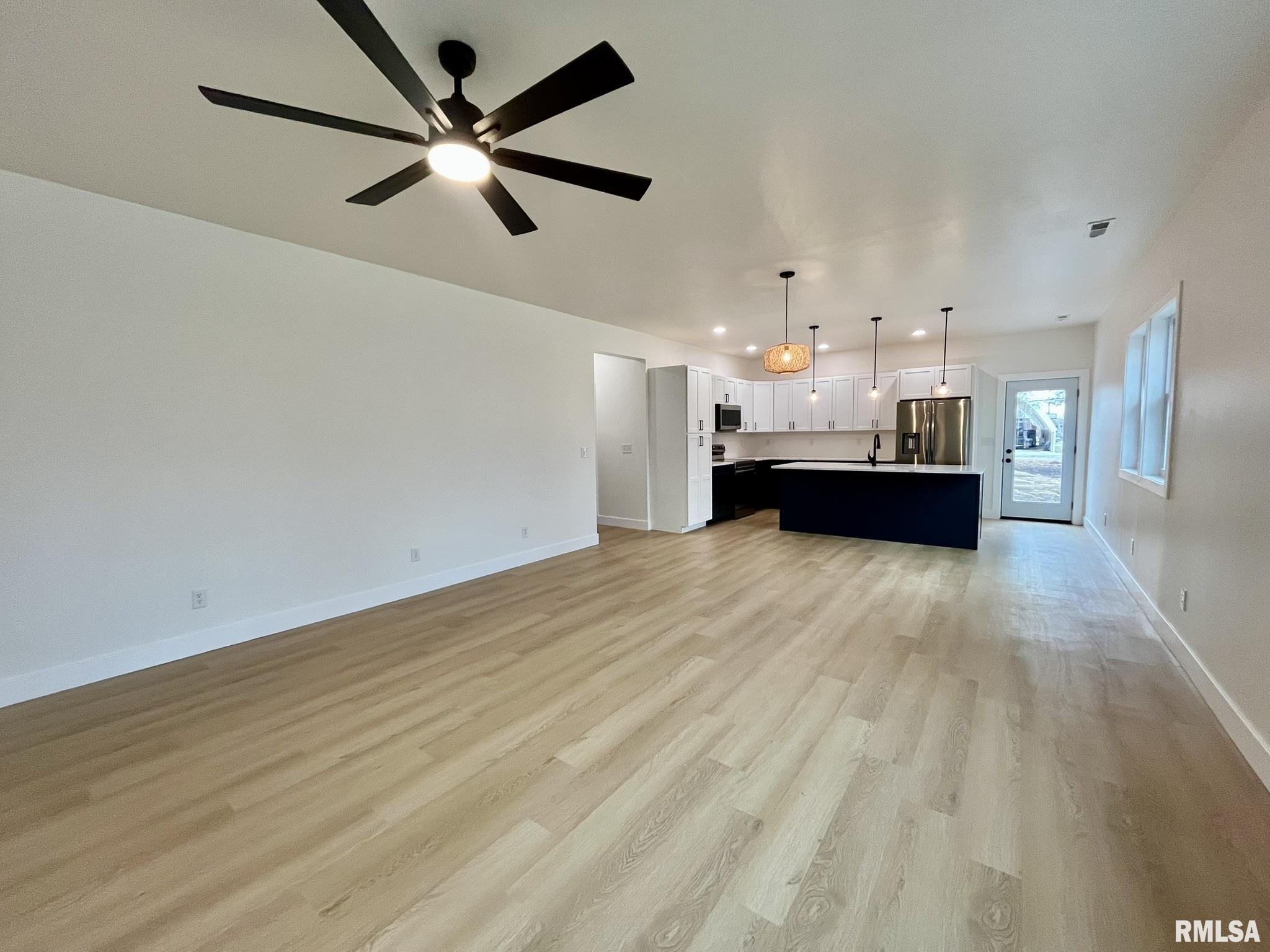 211 West Prairie Street Camp Point, IL 62320 - Photo 7 of 29