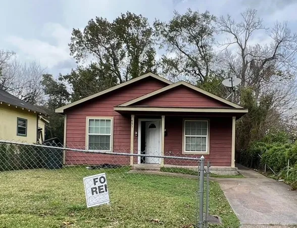 $1,395 | 795 Devilleneuve Street, Beaumont, TX 77701