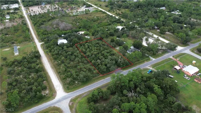 a view of a multi story building