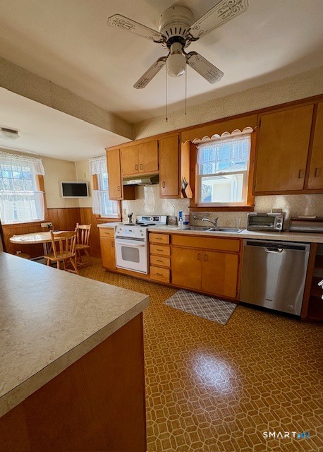 33 Wilford Road Branford, CT 06405 - Photo 8 of 17