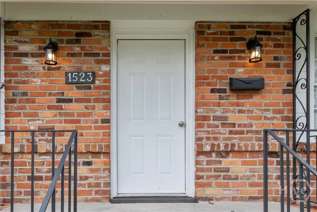 $283,000 | 1523 East 54th Street, Savannah, GA 31404