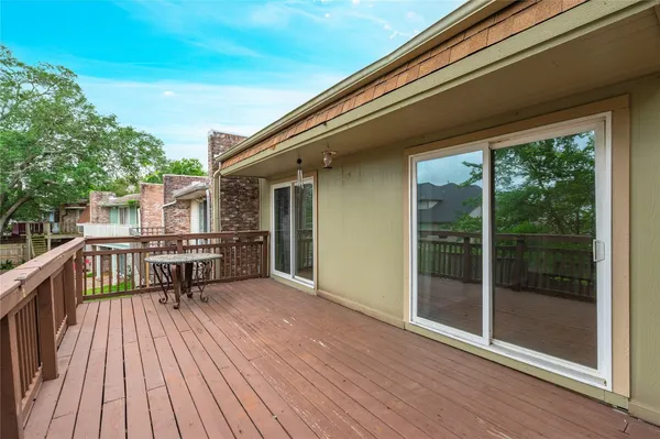$1,950 | 3 Dorado Drive, Friendswood, TX 77546