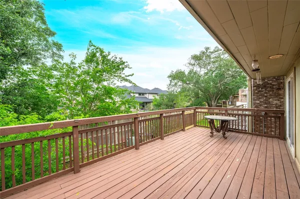 $1,950 | 3 Dorado Drive, Friendswood, TX 77546