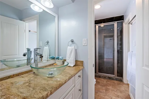 $1,950 | 3 Dorado Drive, Friendswood, TX 77546