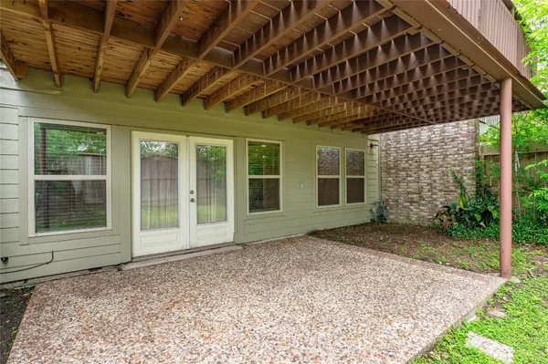 $1,950 | 3 Dorado Drive, Friendswood, TX 77546