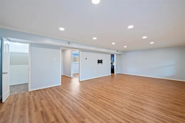 $1,950 | 3 Dorado Drive, Friendswood, TX 77546