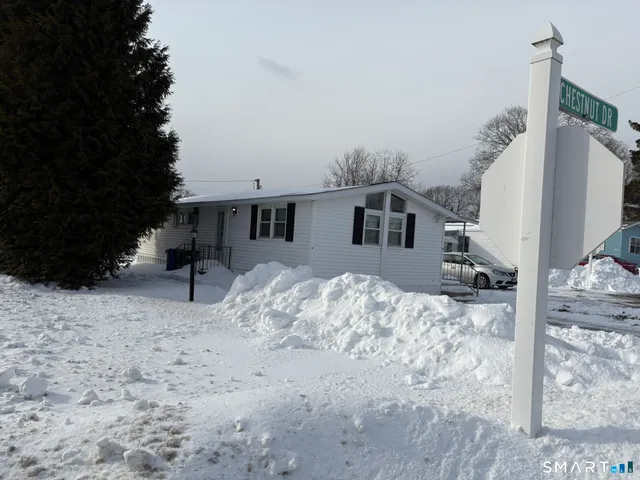 $195,000 | 14 Chestnut Drive, Westbrook, CT 06498