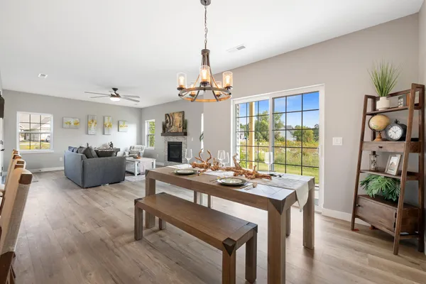 $2,294 | 1824 Horseshoe Lane, Unit 4233, Slinger, WI 53086