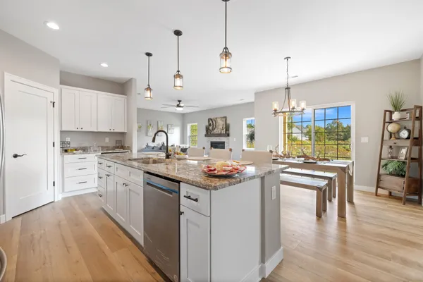 $2,294 | 1824 Horseshoe Lane, Unit 4233, Slinger, WI 53086