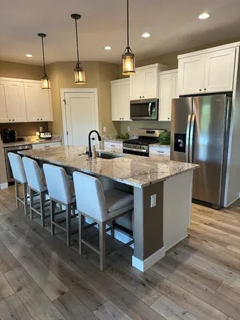 $2,294 | 1824 Horseshoe Lane, Unit 4233, Slinger, WI 53086