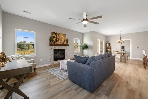 $2,294 | 1824 Horseshoe Lane, Unit 4233, Slinger, WI 53086