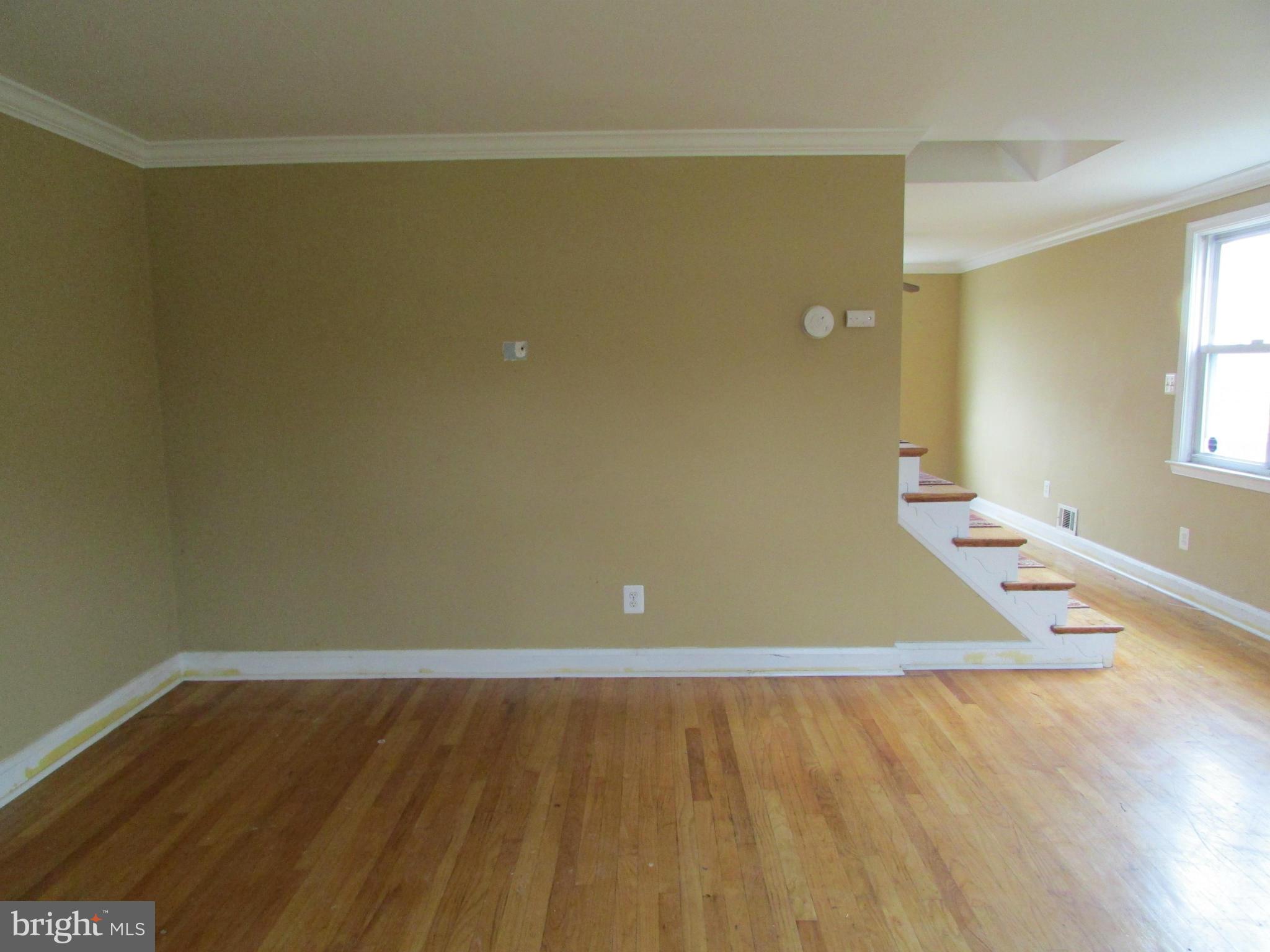1215 Deanwood Road Baltimore, MD 21234 - Photo 2 of 15 Living Room