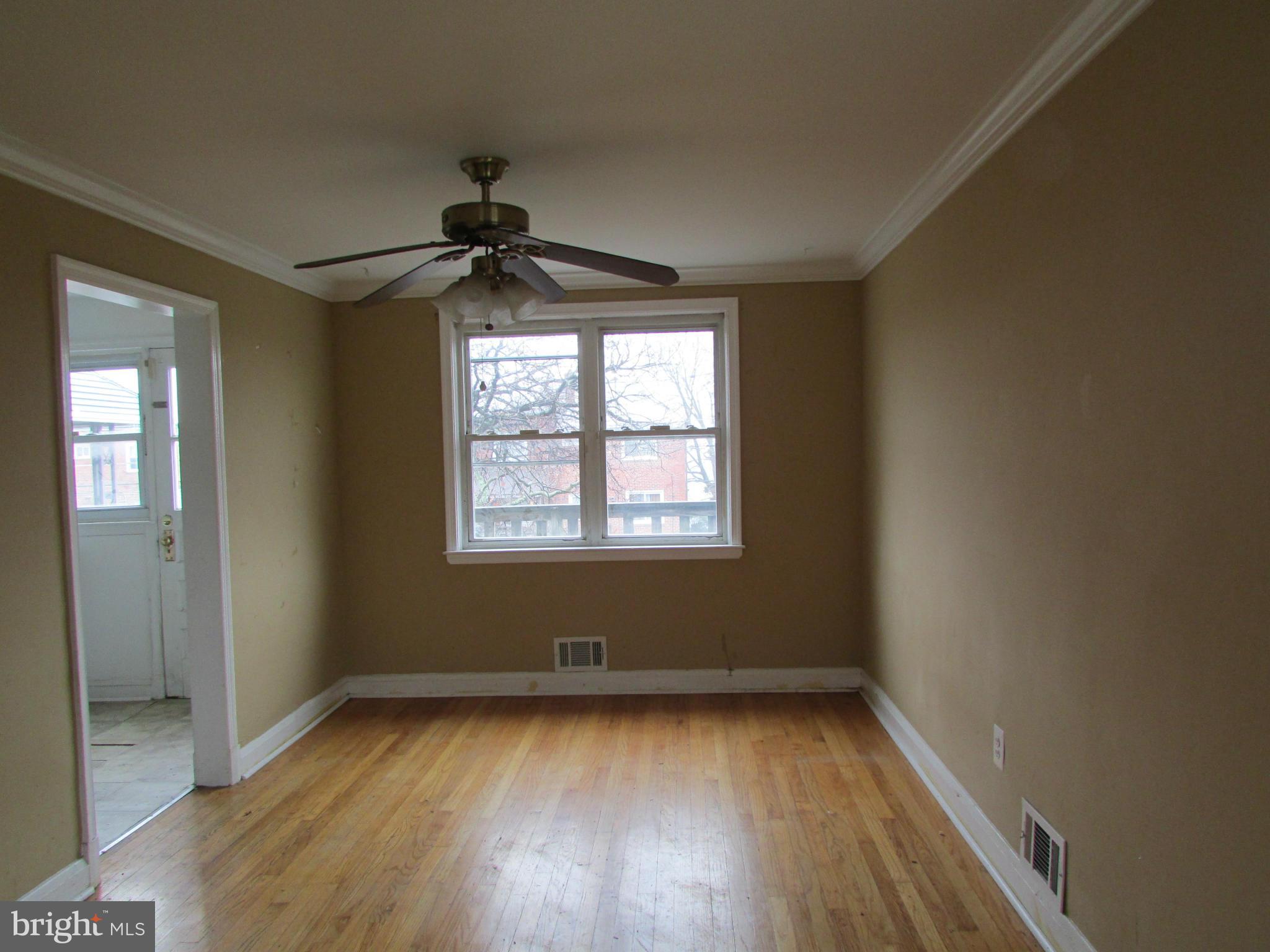 1215 Deanwood Road Baltimore, MD 21234 - Photo 4 of 15 Dining Room