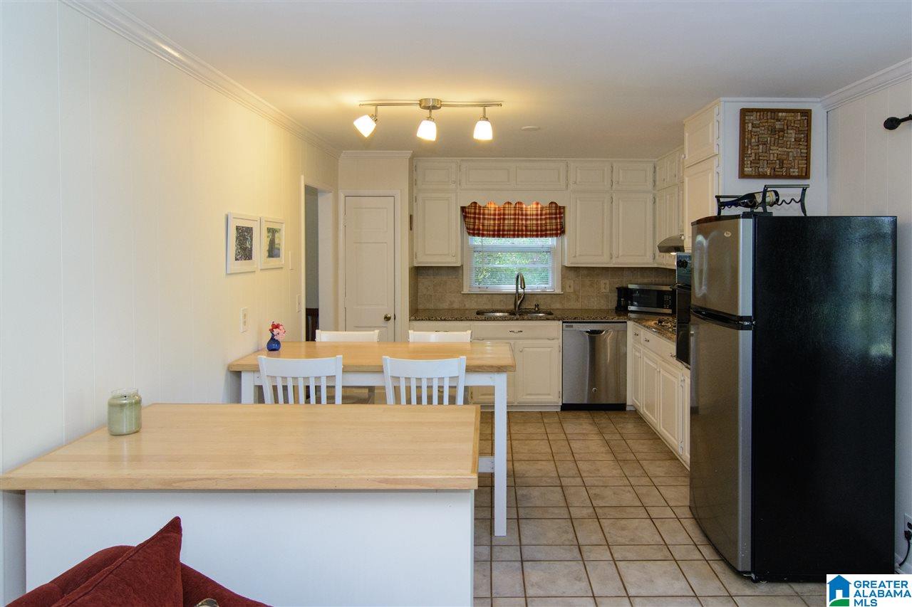 532 Rayburn Road Birmingham, AL 35226 - Photo 3 of 44