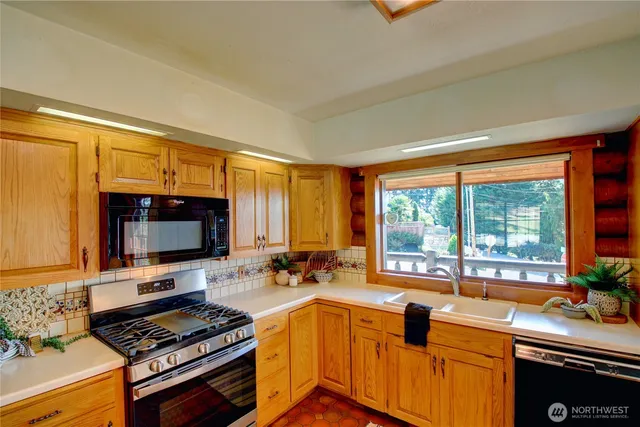 $945,000 | 17368 Maple Lane, La Conner, WA 98257