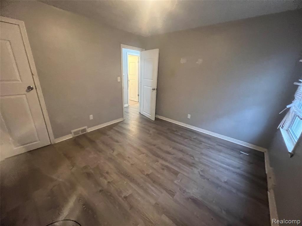 9599 Whitcomb Detroit, MI 48227 - Photo 21 of 38