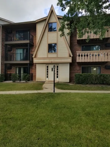 $1,700 | 11 Parkside Court, Unit 6, Vernon Hills, IL 60061