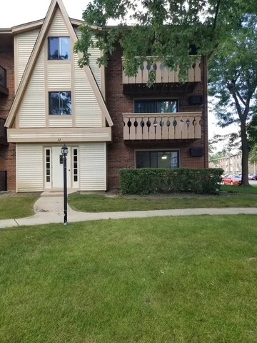 $1,700 | 11 Parkside Court, Unit 6, Vernon Hills, IL 60061