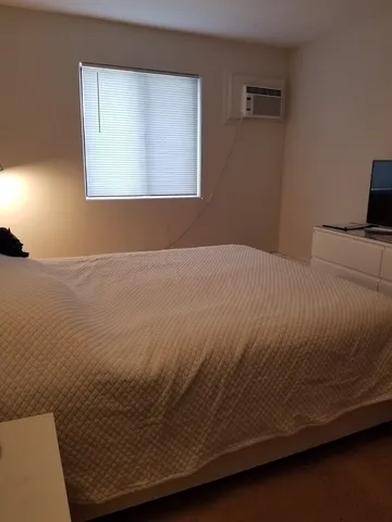 $1,700 | 11 Parkside Court, Unit 6, Vernon Hills, IL 60061