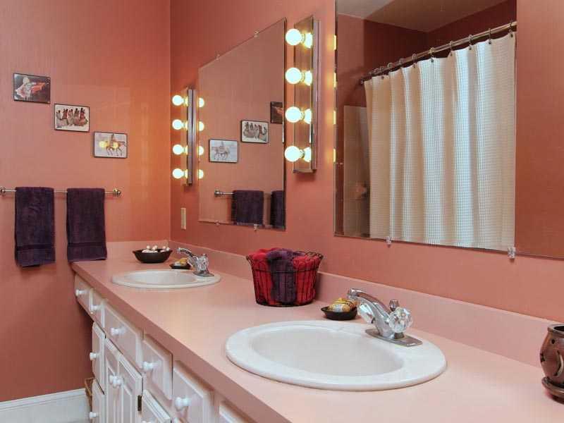 34 Quarry Point Road Edgecomb, ME 04556 - Photo 19 of 33 Bathroom.