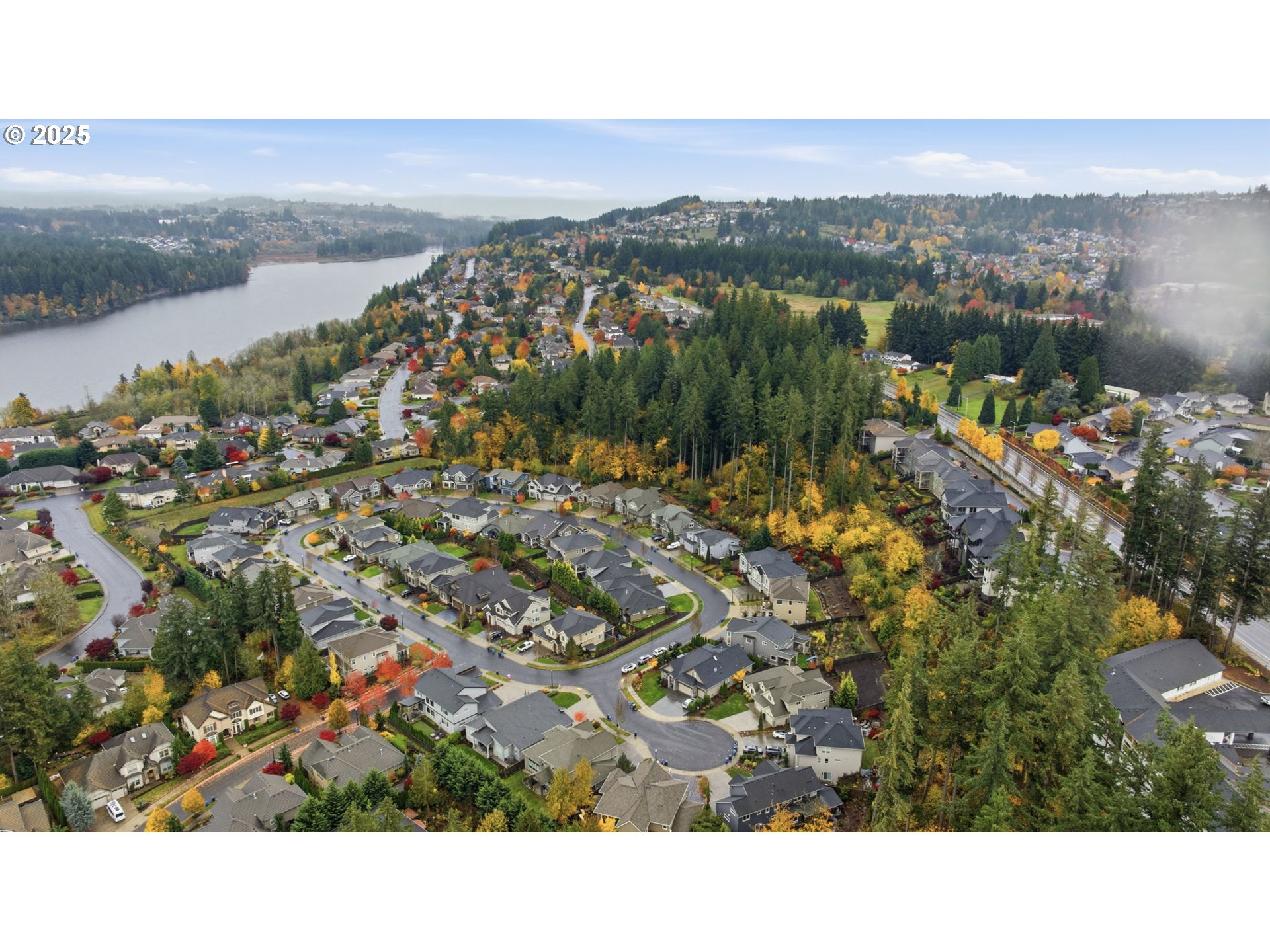 3228 Northwest Hood Court Camas, WA 98607 - Photo 28 of 28 a view of city and ocean