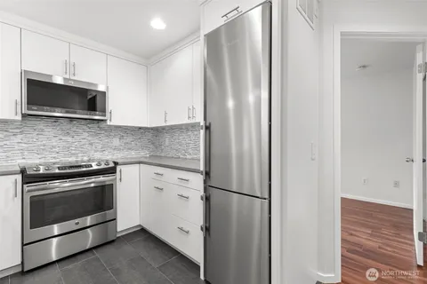 $499,950 | 232 Belmont Avenue East, Unit 201, Seattle, WA 98102