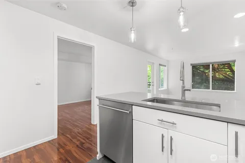 $499,950 | 232 Belmont Avenue East, Unit 201, Seattle, WA 98102