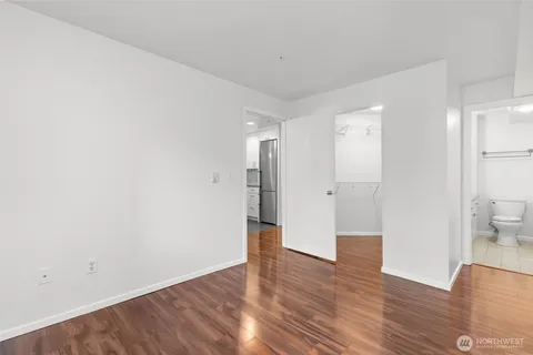 $499,950 | 232 Belmont Avenue East, Unit 201, Seattle, WA 98102