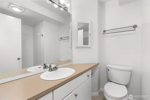 $499,950 | 232 Belmont Avenue East, Unit 201, Seattle, WA 98102