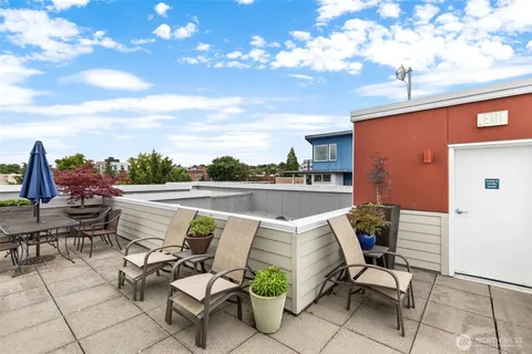 $499,950 | 232 Belmont Avenue East, Unit 201, Seattle, WA 98102