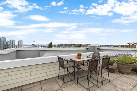 $499,950 | 232 Belmont Avenue East, Unit 201, Seattle, WA 98102