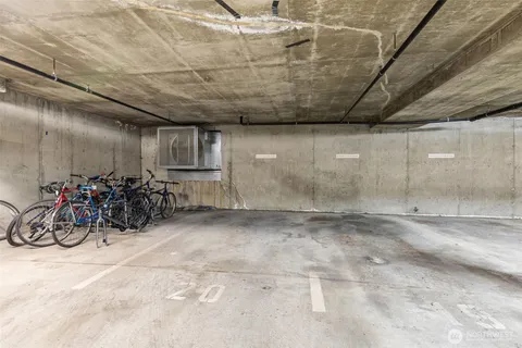 $499,950 | 232 Belmont Avenue East, Unit 201, Seattle, WA 98102