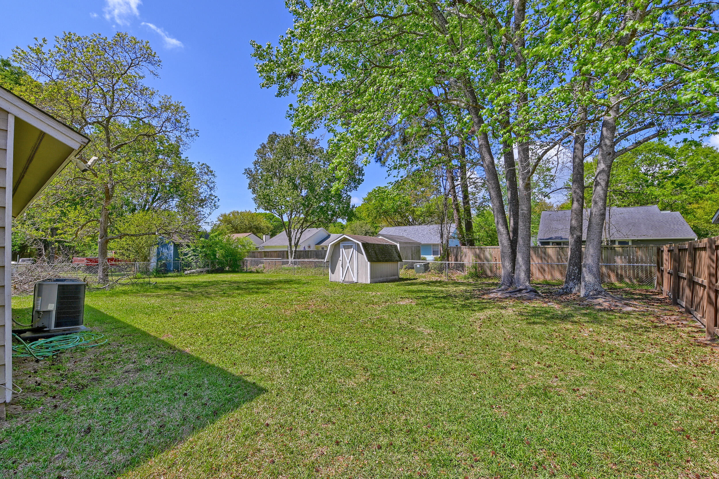 1139 Bellwood Road Charleston, SC 29412 - Photo 7 of 38 Gallery Image 7