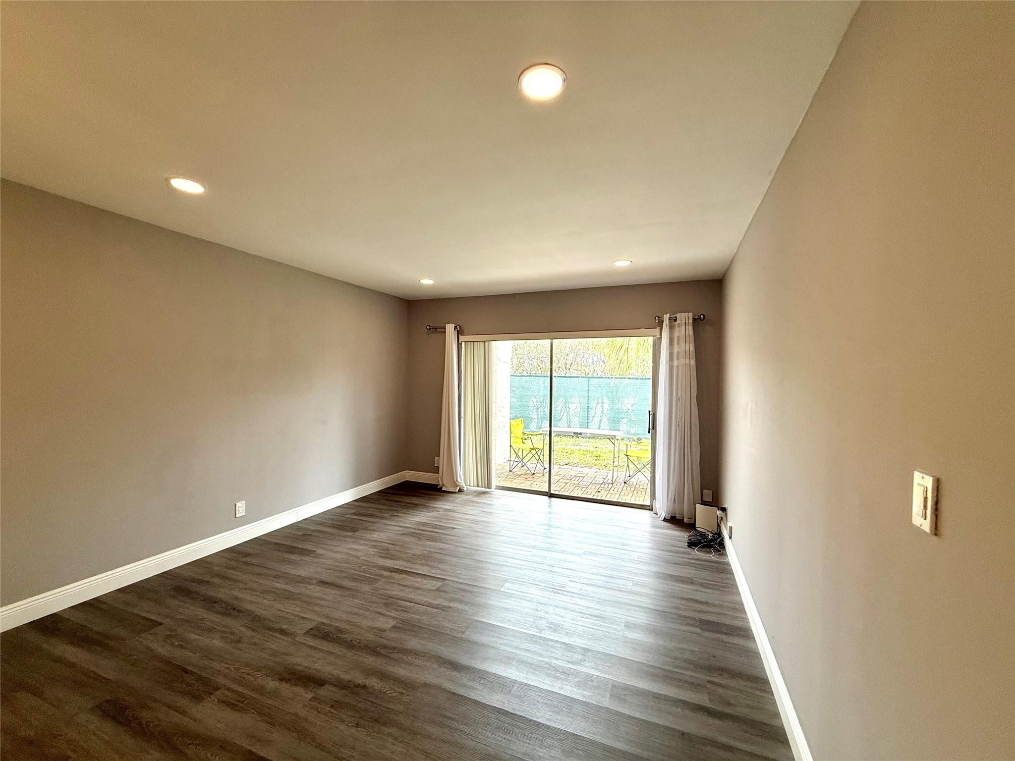 20862 Vinesta Circle, Unit 307 Boca Raton, FL 33433 - Photo 6 of 22 Photo 6