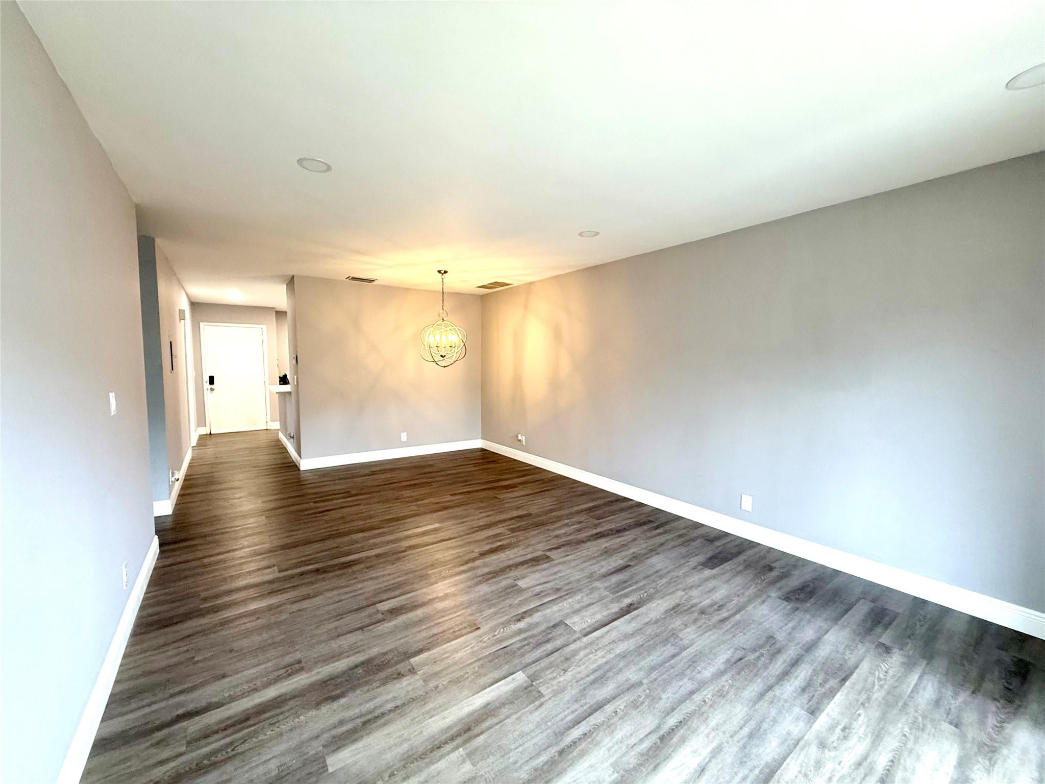 20862 Vinesta Circle, Unit 307 Boca Raton, FL 33433 - Photo 9 of 22 Photo 9