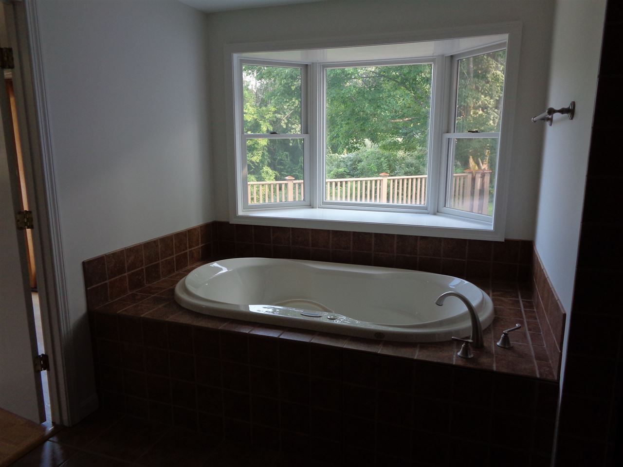 115 Adams Road Londonderry, NH 03053 - Photo 12 of 21