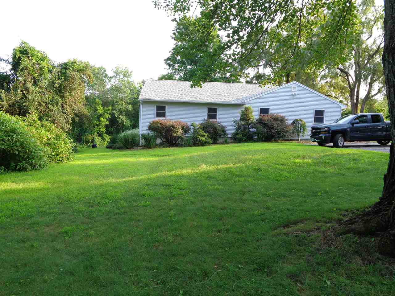 115 Adams Road Londonderry, NH 03053 - Photo 8 of 21