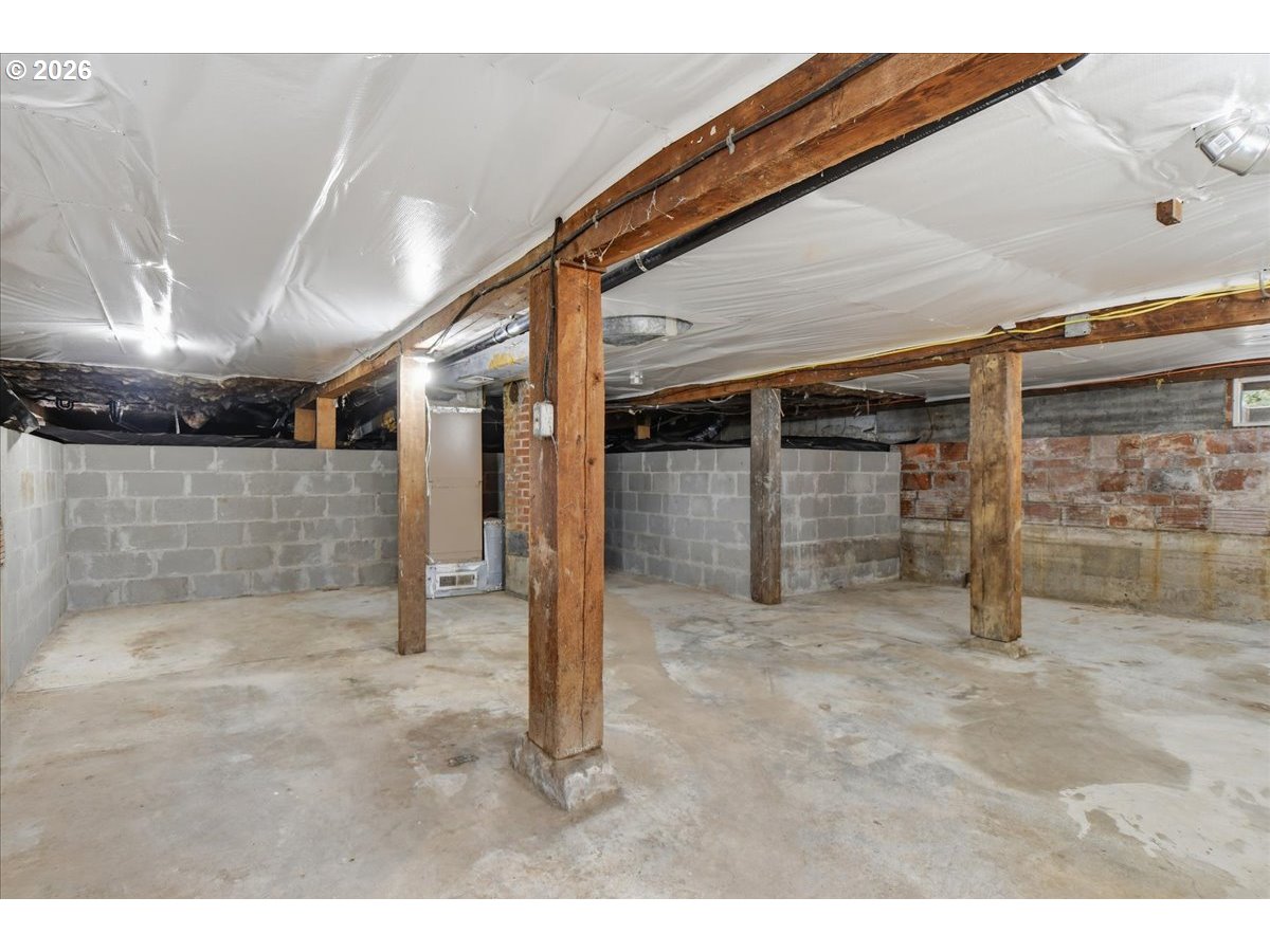 1313 Hining Road Winlock, WA 98596 - Photo 29 of 46 a view of an empty room