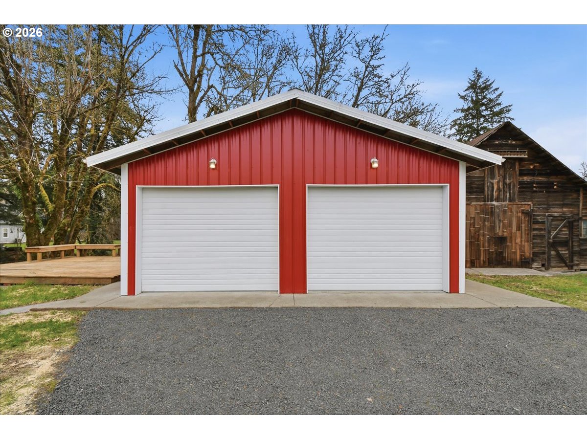 1313 Hining Road Winlock, WA 98596 - Photo 32 of 46 a front view of a house with a yard