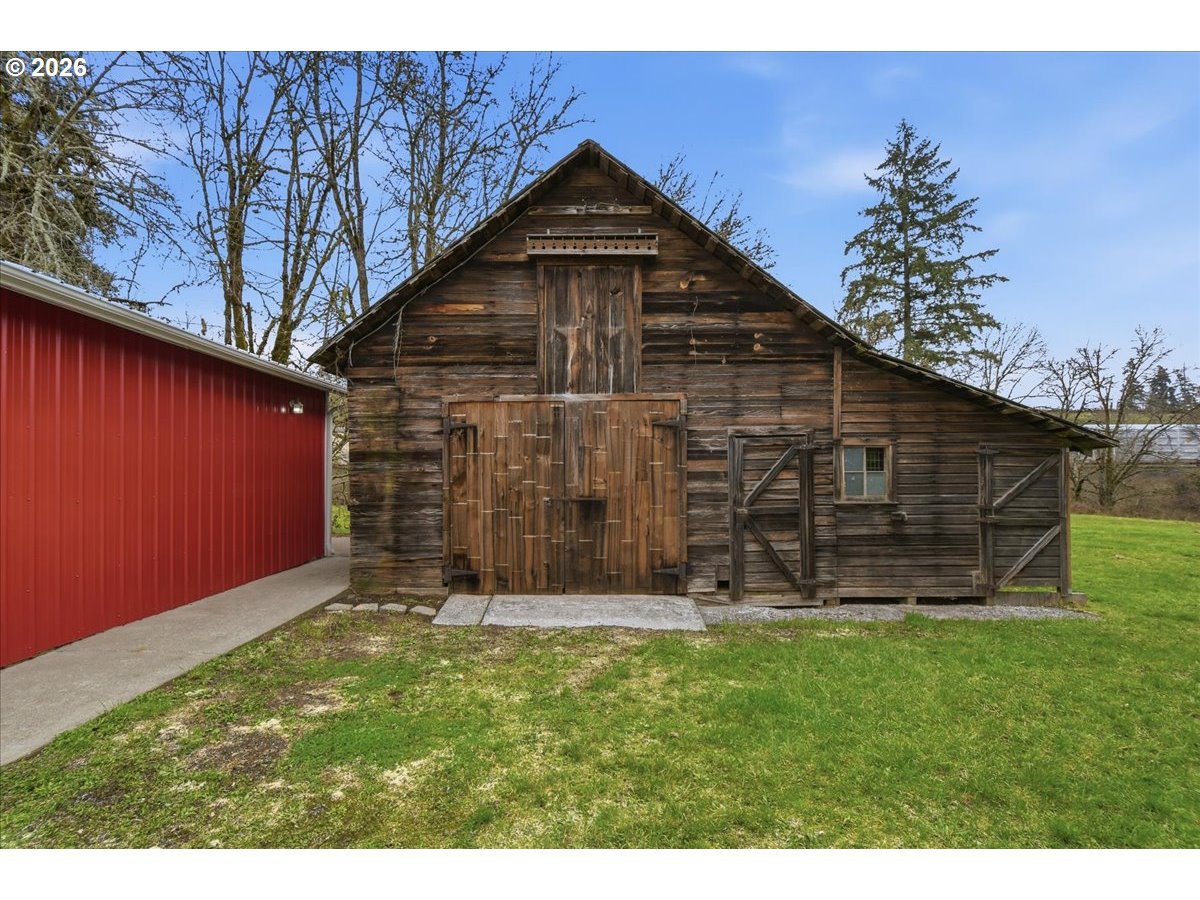 1313 Hining Road Winlock, WA 98596 - Photo 35 of 46 a front view of a house with garden
