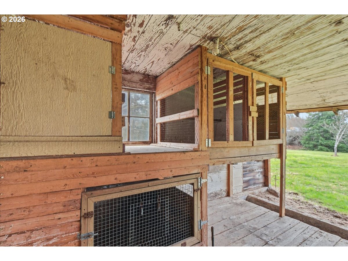 1313 Hining Road Winlock, WA 98596 - Photo 37 of 46 a view of house with backyard