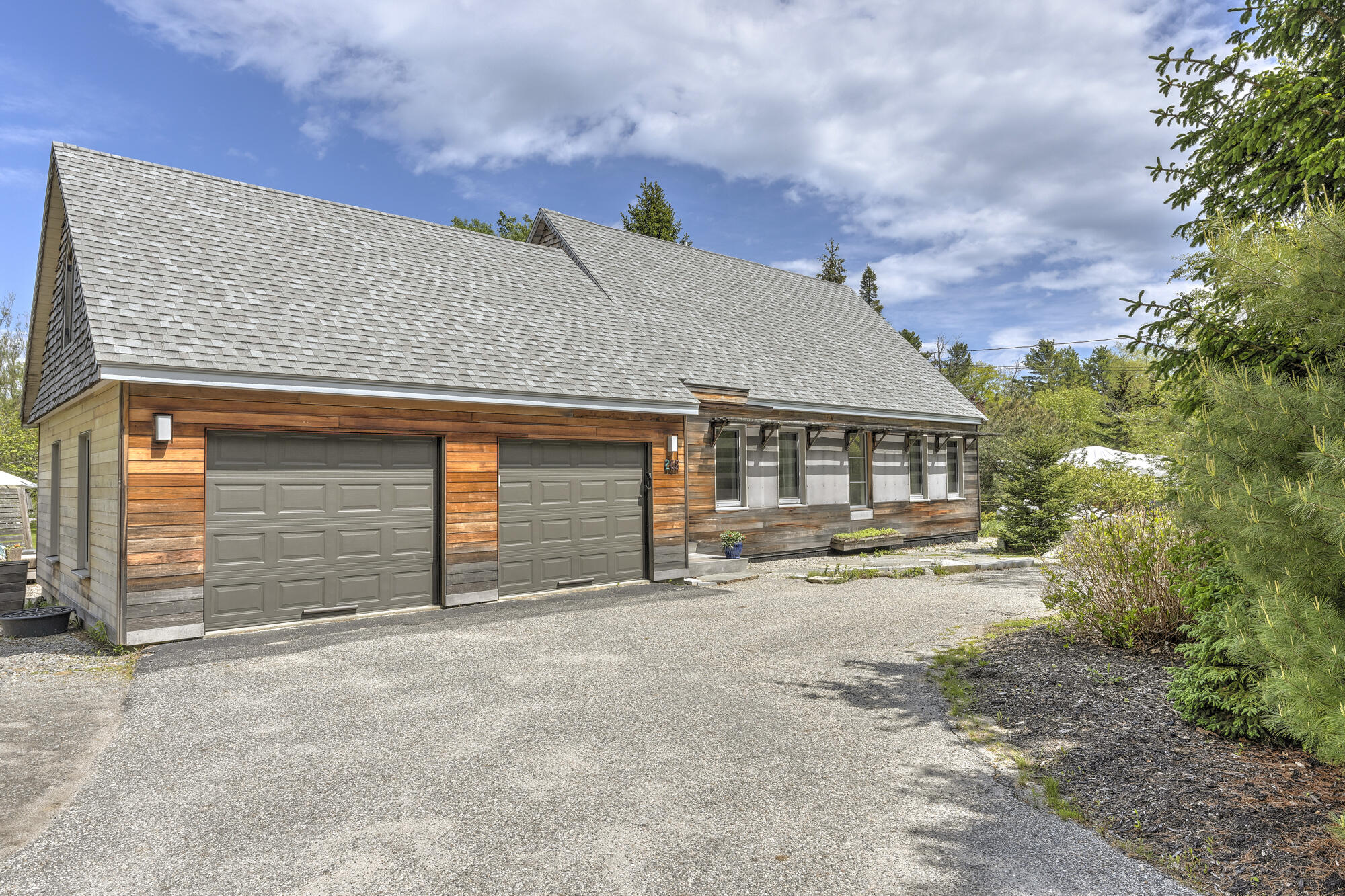 245 Lower Flying Point Road Freeport, ME 04032 - Photo 3 of 49 245 Lower Flying Point_W5_37