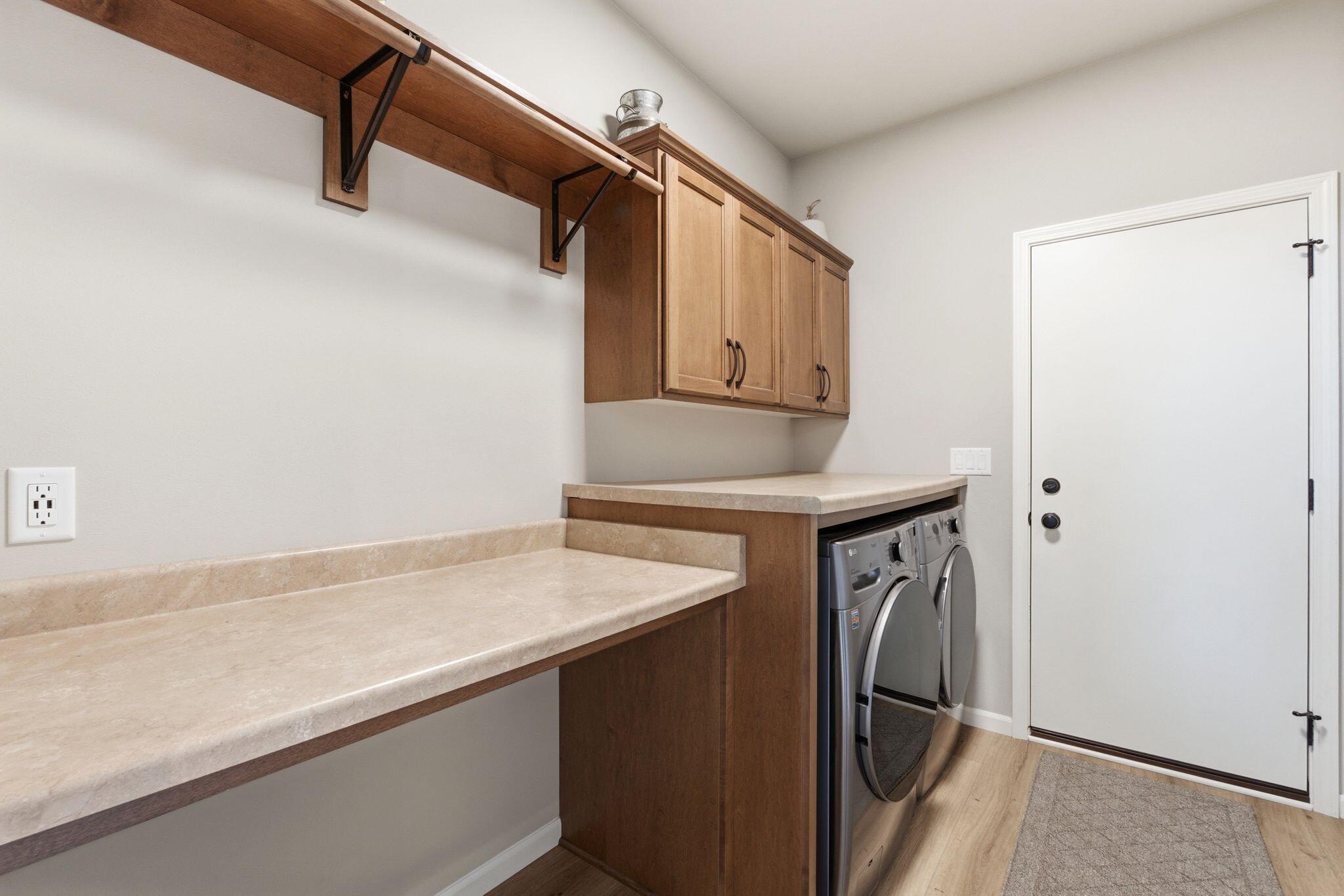 809 South Musket Ridge Drive Sun Prairie, WI 53590 - Photo 18 of 37 Laundry Room