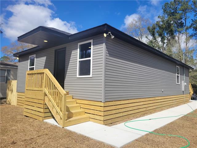2402 Pelican Street Slidell, LA 70460 - Photo 2 of 23